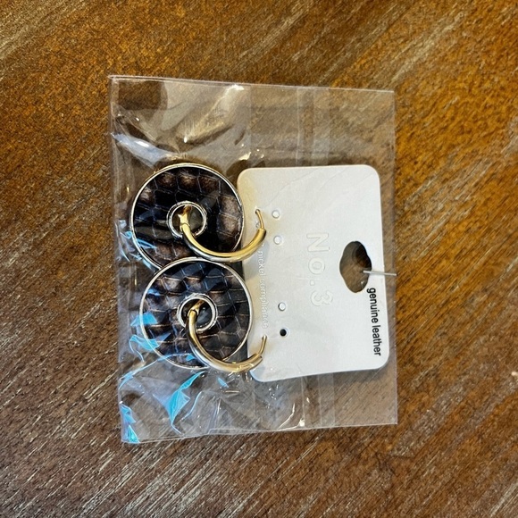 2/$15 - Brown Snakeskin Disk Hoop Earring - Picture 4 of 5